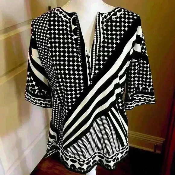 Liz Claiborne small (oversized) blouse. NWOT. Excellent condition. Wrinkle free - Picture 3 of 10